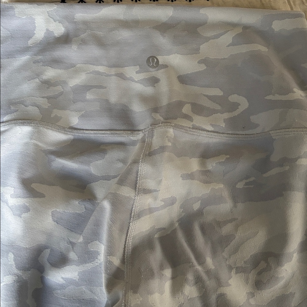 3 pairs of lulu lemon leggings - Picture 4 of 9